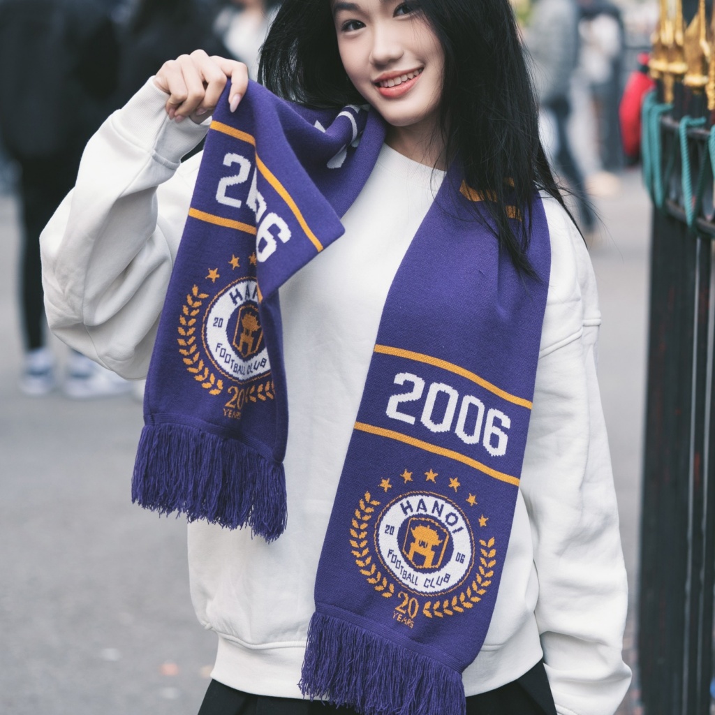 Khăn len Hanoi FC phiên bản kỷ niệm 20 năm màu tím