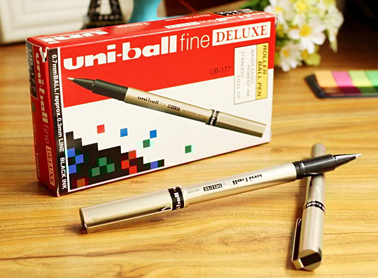 Bút lông kim Uni-ball Fine Deluxe UB-177