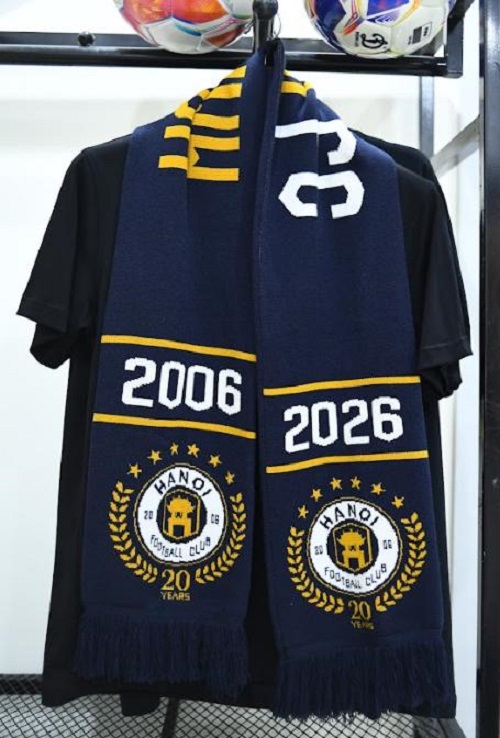 Khăn len Hanoi FC phiên bản kỷ niệm 20 năm màu xanh than